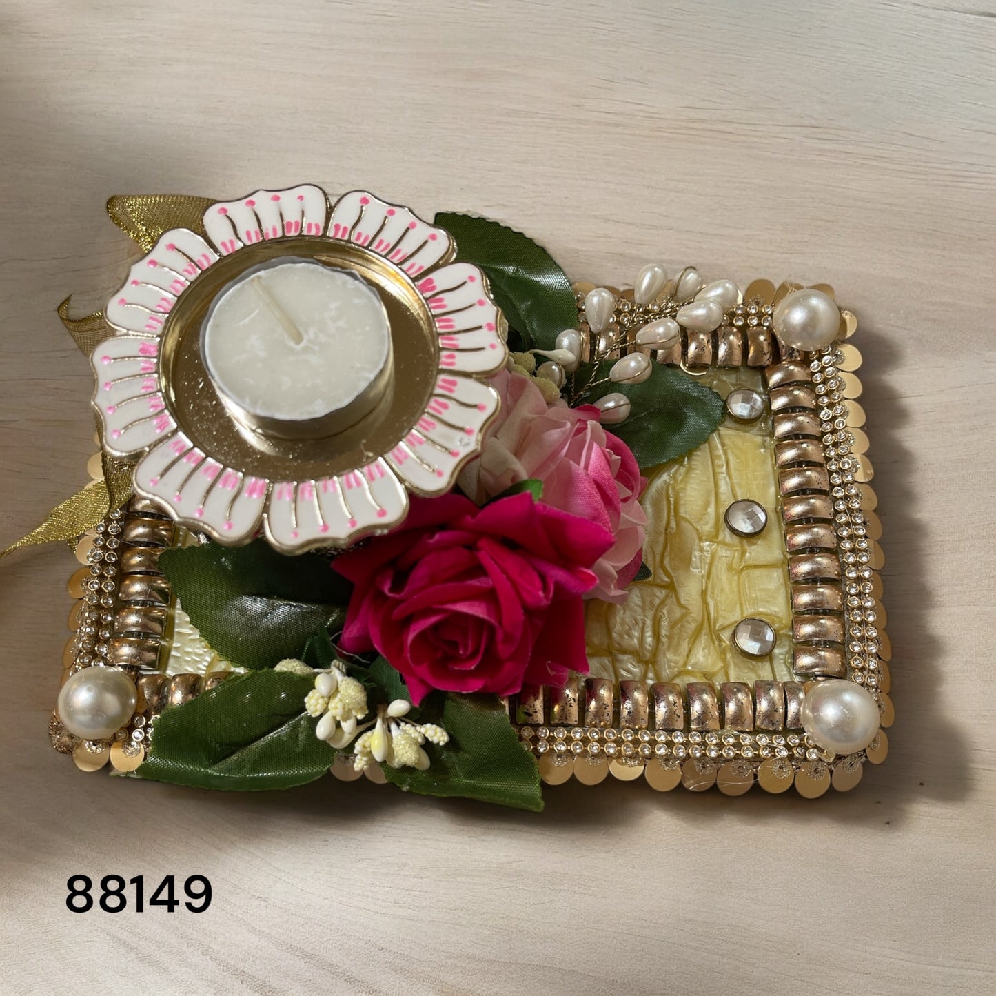 Rectangular decorative flower tealight holder