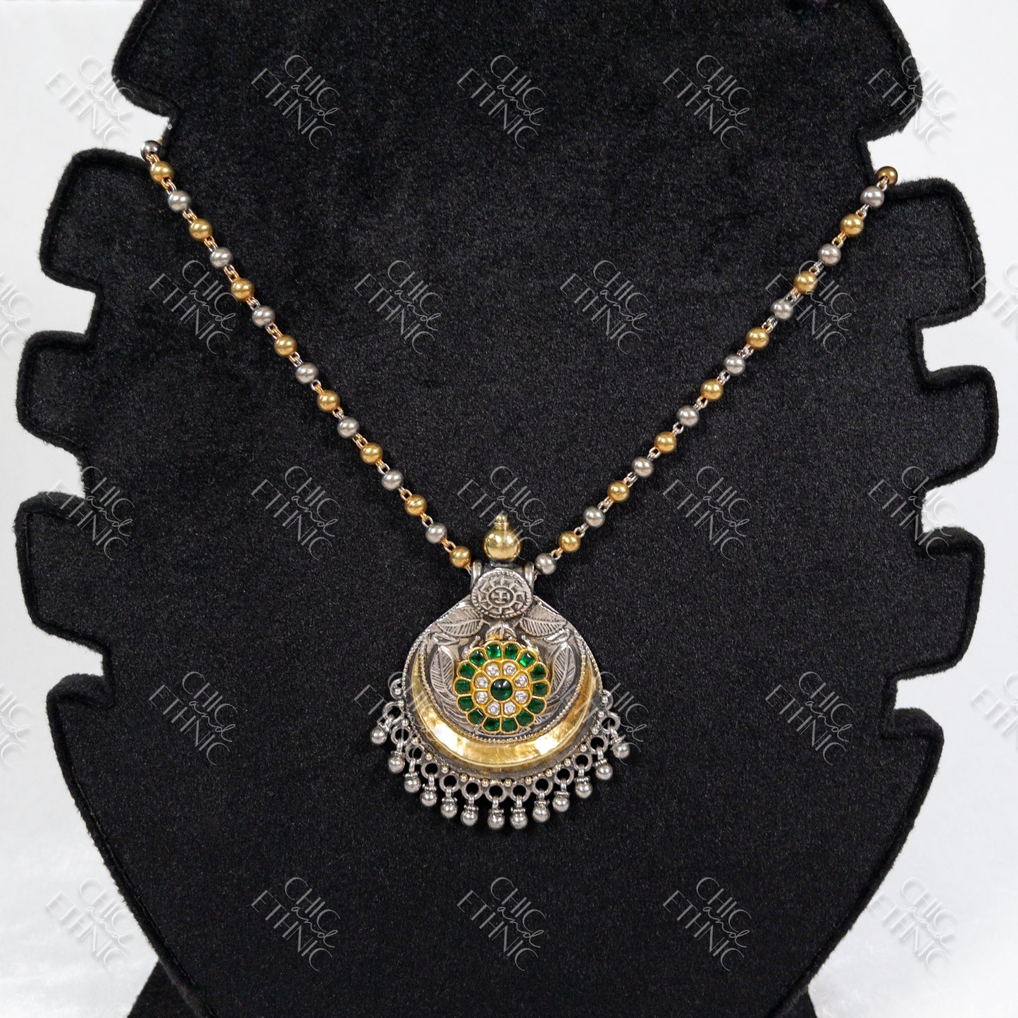 Jadtar Pendant & Chain